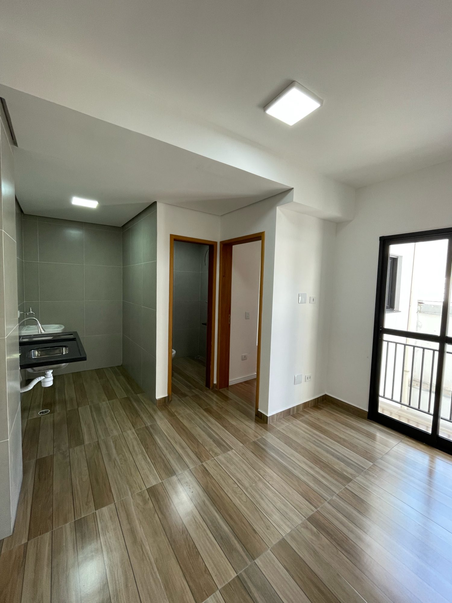 APARTAMENTO 12 (HONÓRIO MAIA)